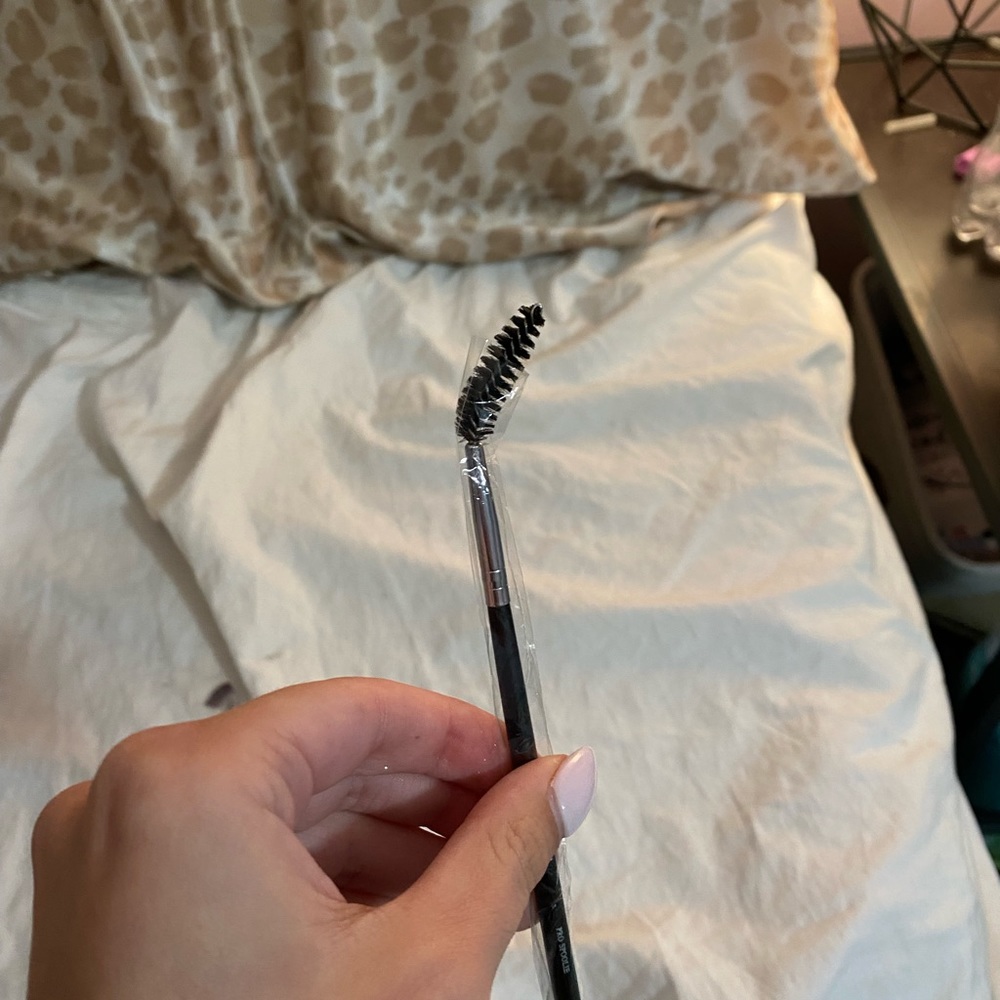 Makeup brushes and skincare